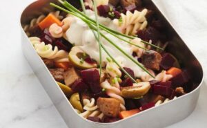 lunchbox pastasaldade rode biet